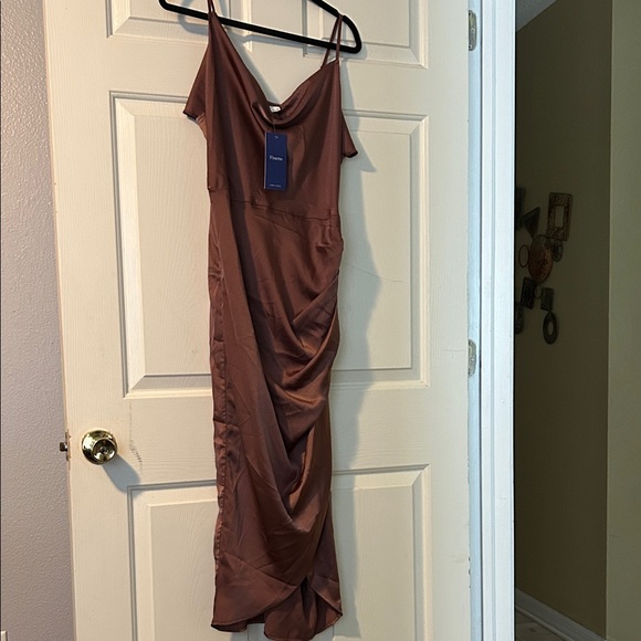 Asymmetrical Dress - Picture 2 of 7